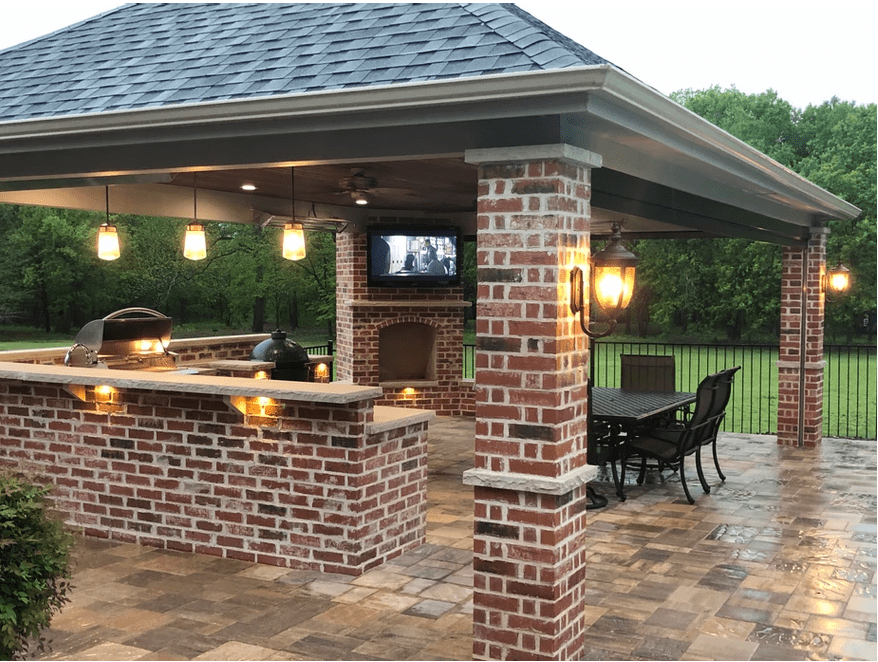 Outdoor Kitchen & Patio Cover