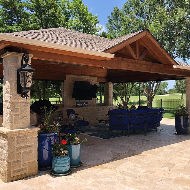 Rockwall outdoor living